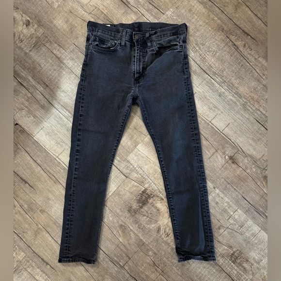 Women's LEVI Waterless Distressed washed Women's Black Denim Jean - Picture 2 of 8